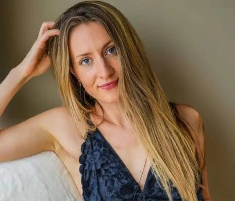 Portrait of Liz Morris